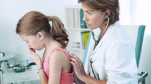 Как избавиться от хрипов в легких при дыхании у взрослого. что делать, если слышны свисты при дыхании.