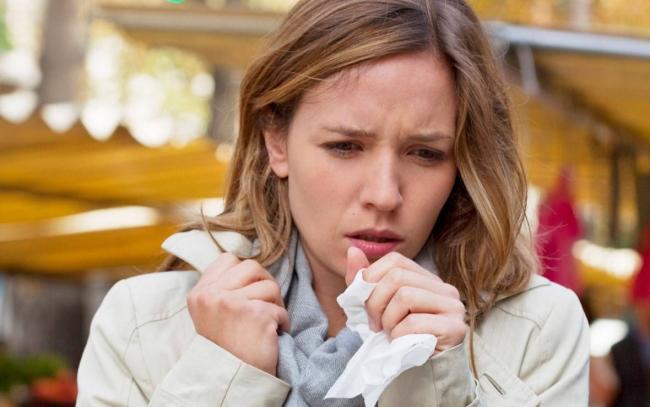 Мокрота с кровью при кашле: насколько опасен симптом?