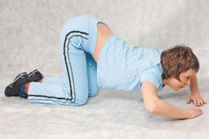 Растяжка позвоночника при грыже поясничного отдела в домашних условиях