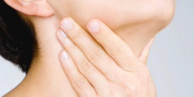 Симптомы отека горла и его лечение