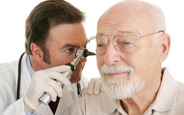 Серные пробки в ушах, как удалить самостоятельно?