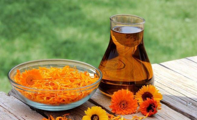 Боль в горле слева при глотании