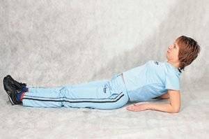 Растяжка позвоночника при грыже поясничного отдела в домашних условиях