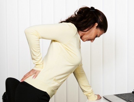 Болит копчик: причины боли, что делать при кокцигодинии, симптомы и лечение