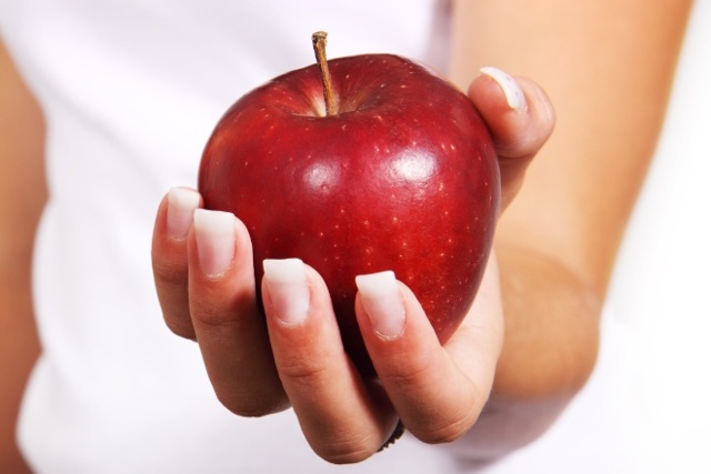 Почему слоятся ногти на руках: причины, лечение в домашних условиях