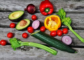 Особенности питания женщин после 55 лет и рекомендации по составлению рациона