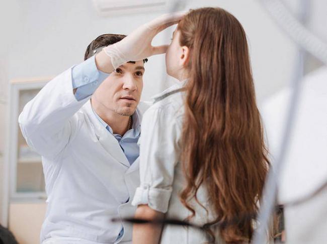 Желтые сопли у взрослого, их причины и лечение