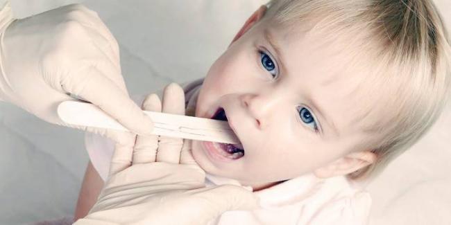 Симптомы отека горла и его лечение