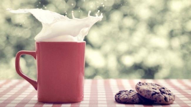 Парное молоко — польза и вред | польза и вред