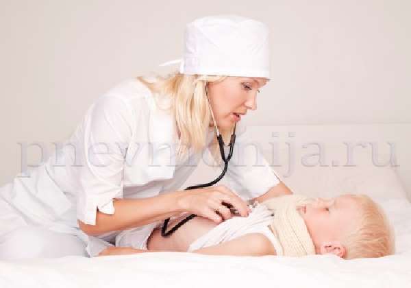 Первые признаки и лечение пневмонии у новорожденных