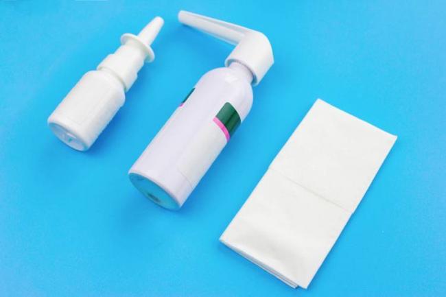 Эффективные спреи для горла и как их применять