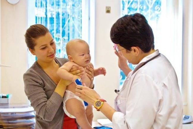 Антибиотики при пневмонии у детей: названия препаратов при воспалении легких, какие лучше лечат