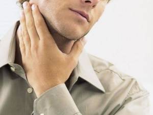 Чешется горло изнутри и появился кашель: что делать