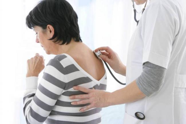 Боль в грудине справа при вдохе кашля нет