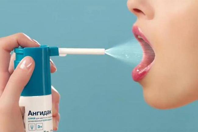 Топ 10 эффективных спреев от боли в горле для взрослых и детей, с антибиотиком и без